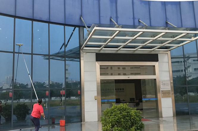 中國(guó)質(zhì)量認(rèn)證公司保潔玻璃清洗