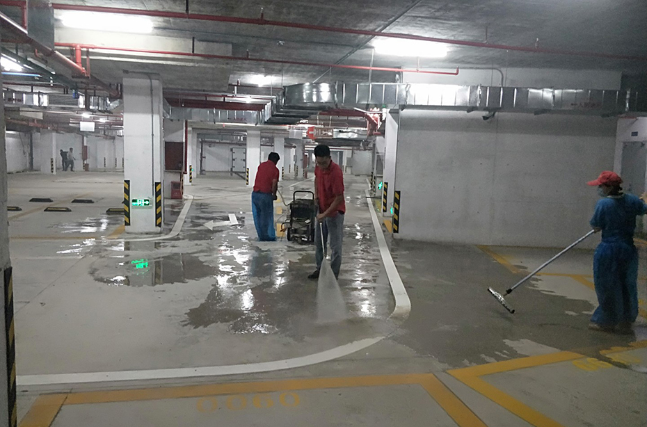 佛山大良康格斯開(kāi)荒車(chē)庫(kù)清洗